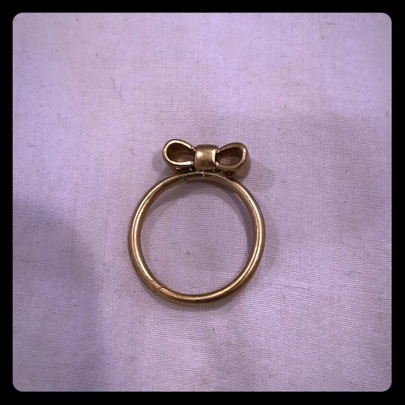 Gold Bow Ring - Picture 1 of 3